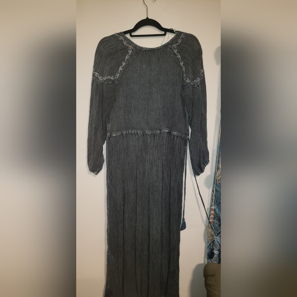 Sweet Magnolia dress. Size Large. Color blue denim. - Picture 2 of 3